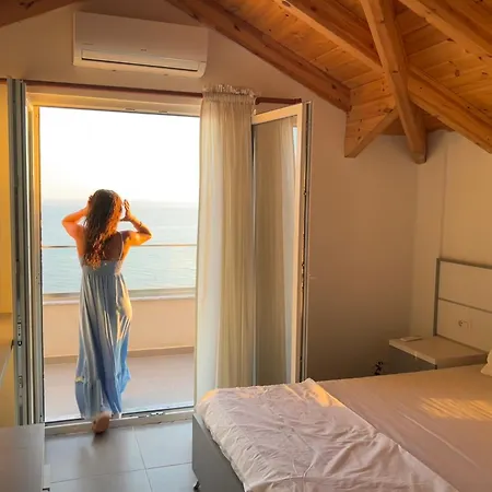 Veronika's Blue Apartament Dhërmi